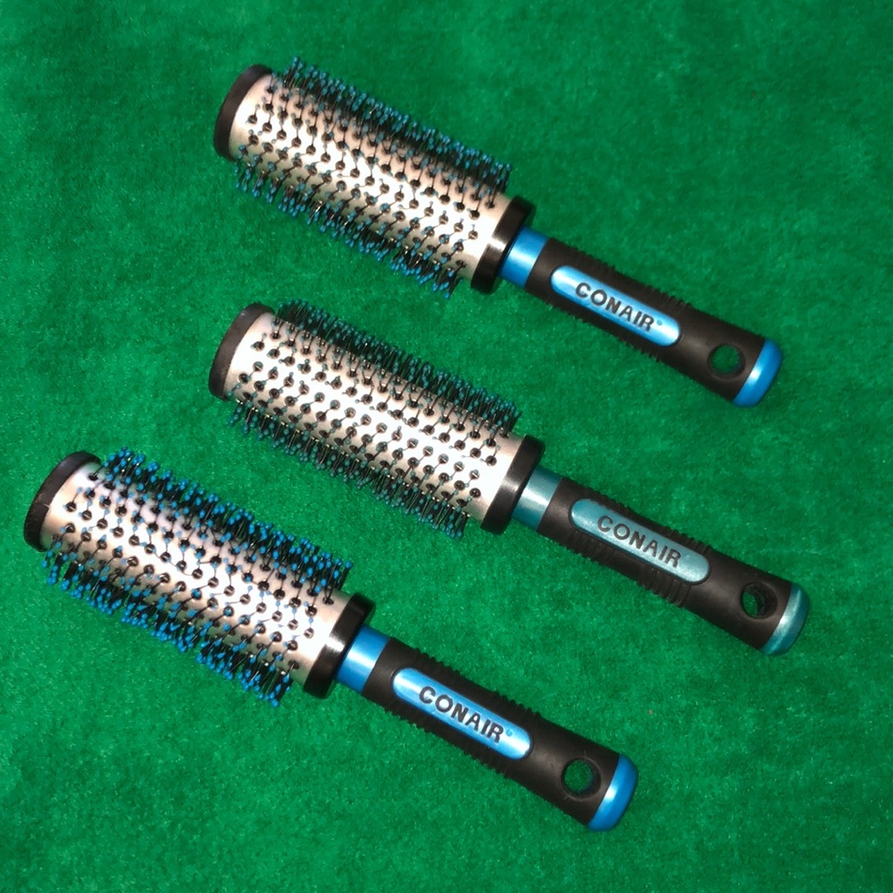 Round hair brushes